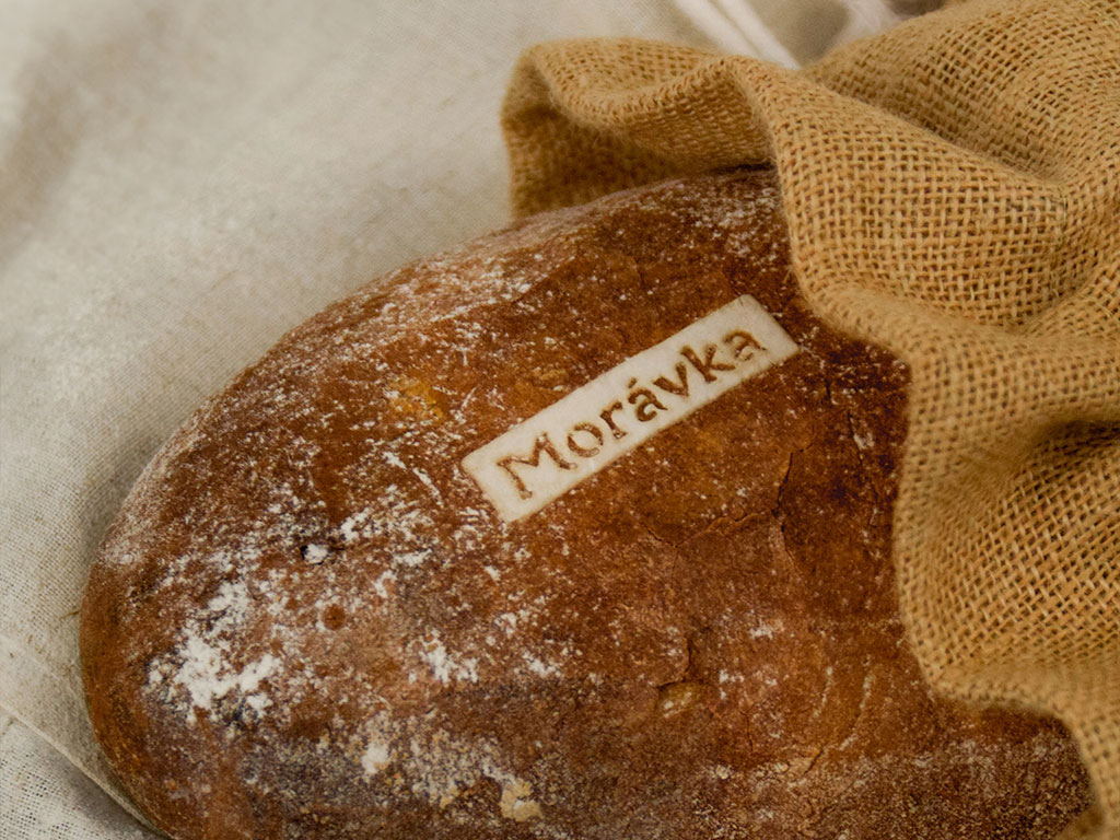 Brot in Beutel mit ausgeschnittener Brotmarke